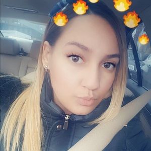 Meet your Posher, Yanill